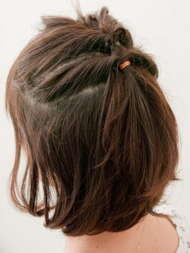 上から下に毛束を通してくるりんぱ