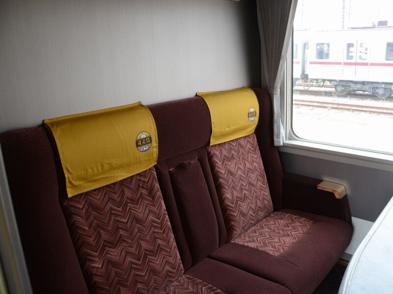 コンパートメントの座席