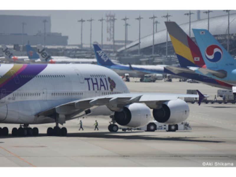 搭乗口を離れるタイ航空A380