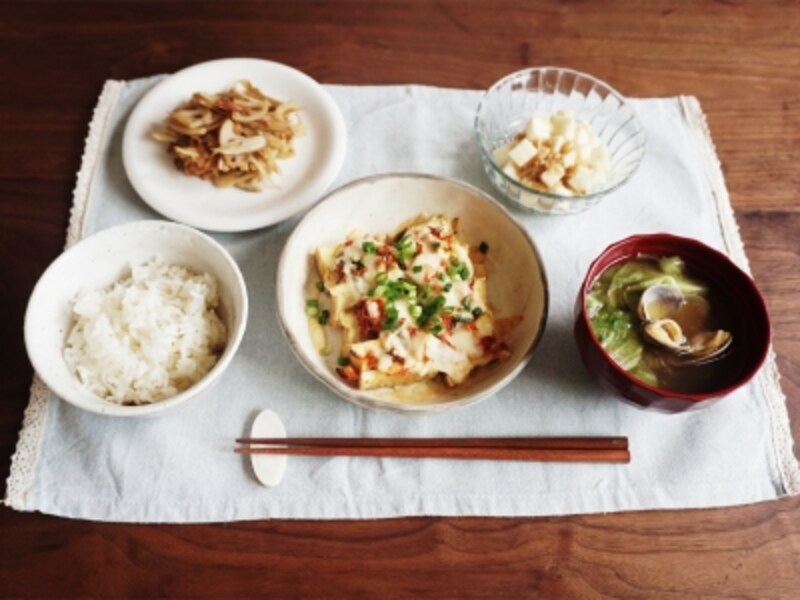 厚揚げのとろーりキムチーズ焼き定食の献立と段取り 簡単一汁三菜レシピ All About 厚揚げのとろーりキムチーズ焼き定食の献立と段取り 簡単一汁三菜レシピ All About