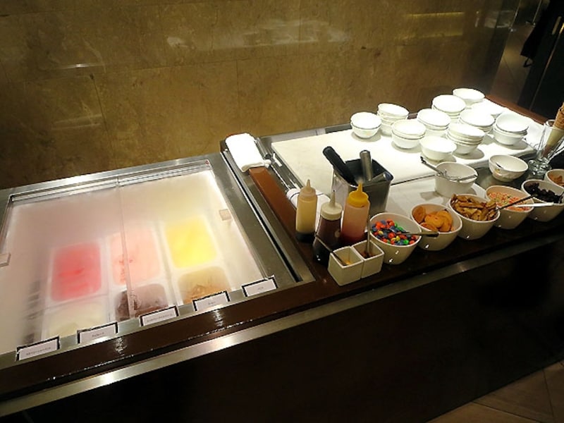 コールド マーブル アイスクリーム ステーション