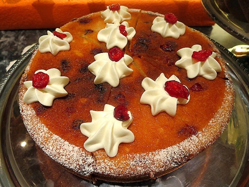 白桃とクランベリーのトラベリングケーキ