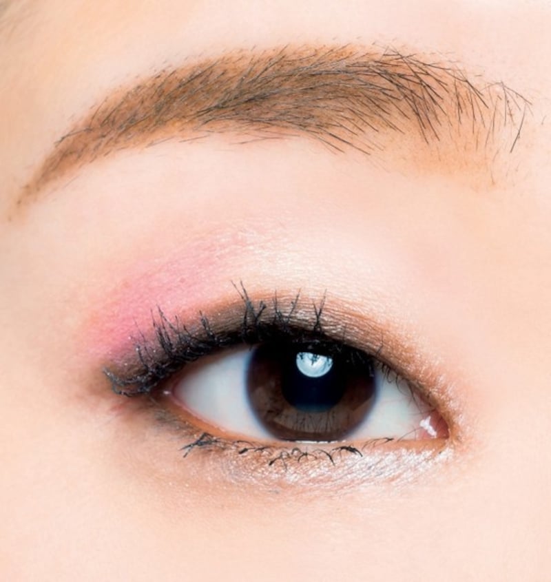 一重でも可愛いピンクアイシャドウのメイクとは?
