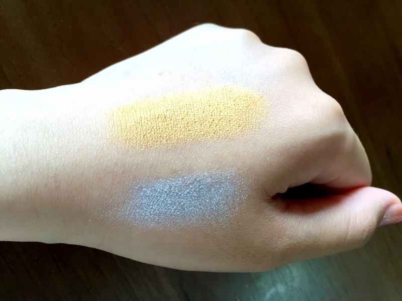 ゴールドとシルバーのアイシャドウで簡単チェック！