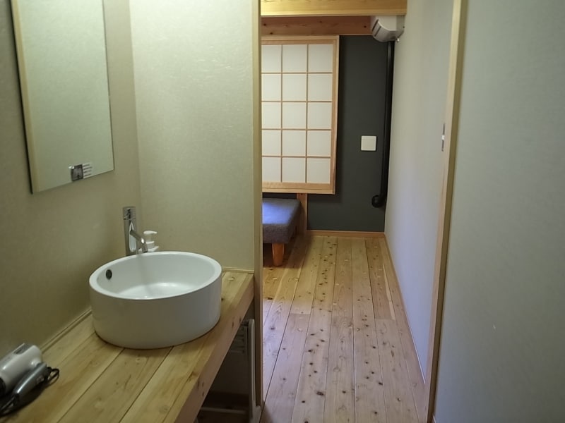 奥にも部屋が