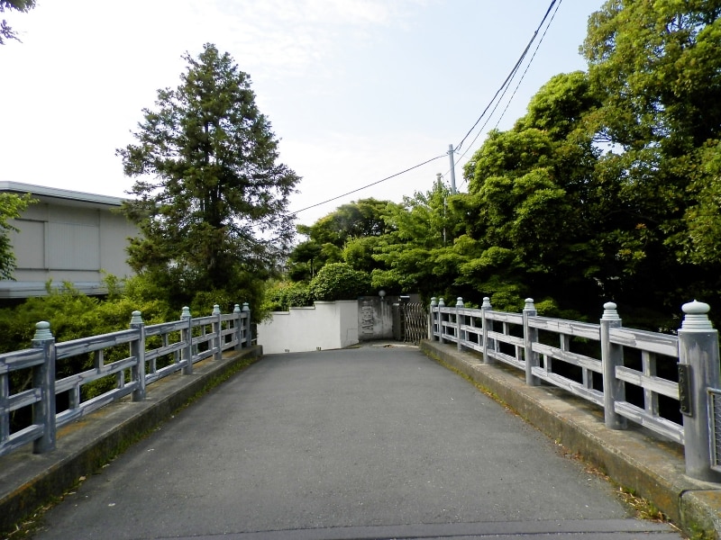 滑川にかかる橋