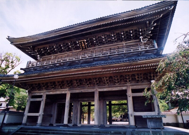 光明寺の山門