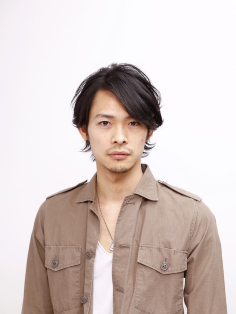 えり足長めのヘア