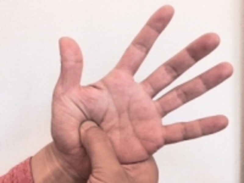 イライラした時、すぐに圧して気持ちを落ち着かせましょう