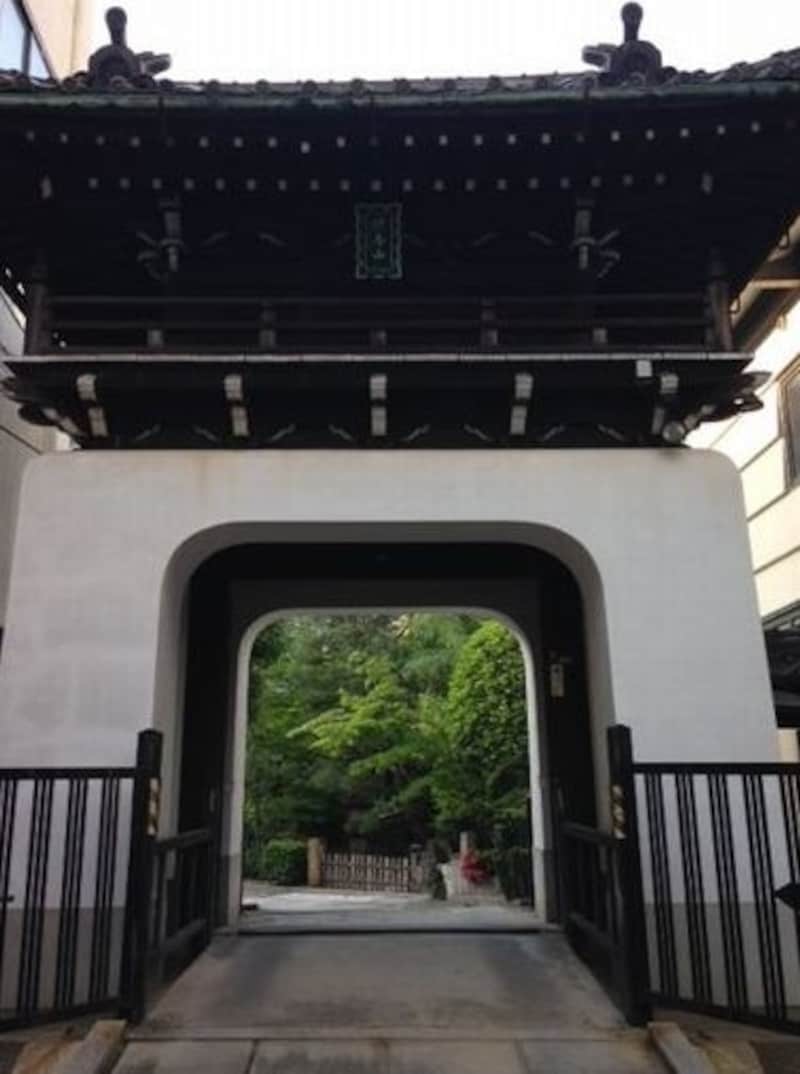 門