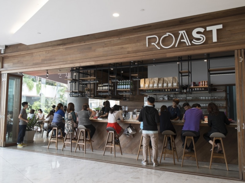 「Roast」 HERIX 1階 平日の開店時から満席になる人気店