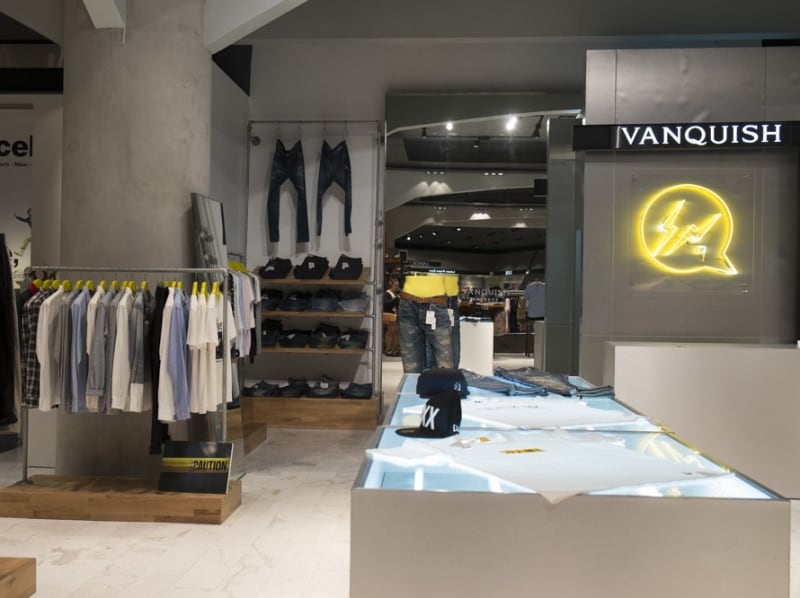 「Vanquish」   WATERHALL M階 輸入カジュアルブランドが集まるQスタジアムに出店