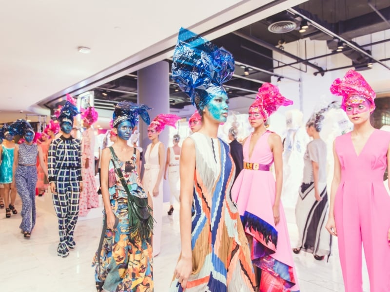 エムクオーティエのオープニングパーティでは、テナントショップ参加型のファッションショーを披露