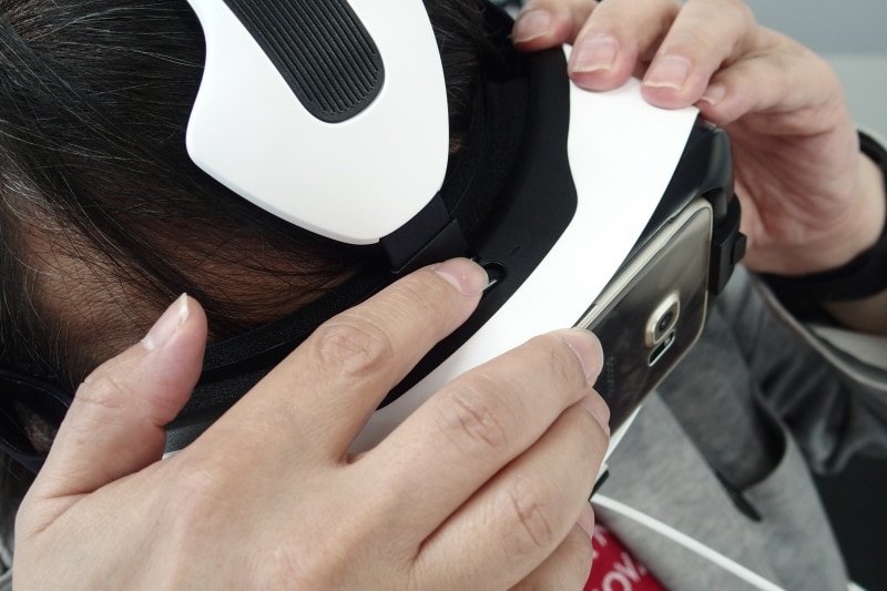 視差調節ダイヤルで近視の人も字がくっきり読める。