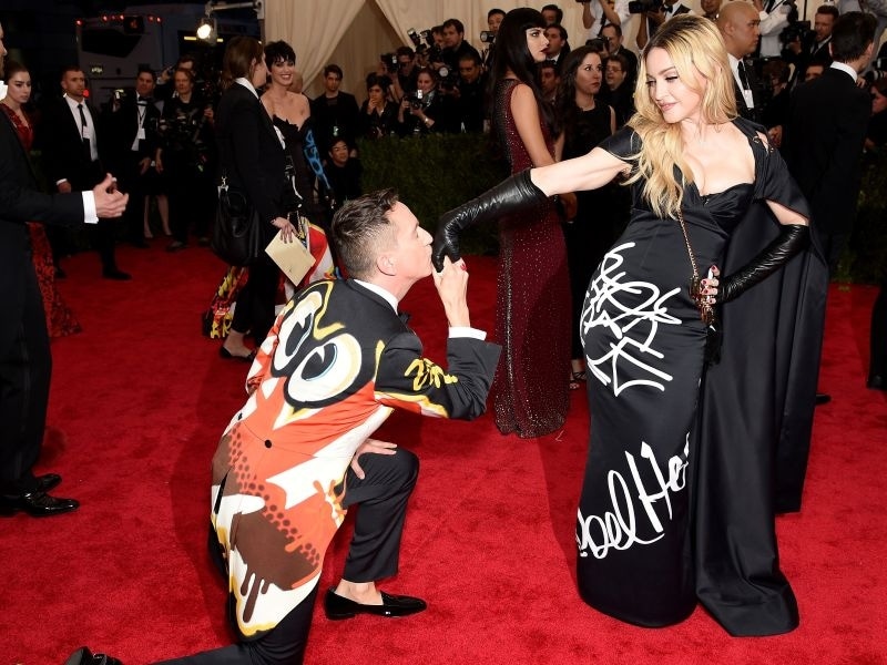 Jeremy Scott(左)undefined Madonna(右)