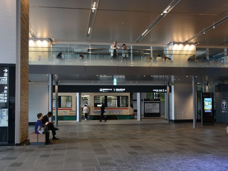 富山駅の路面電車乗り場