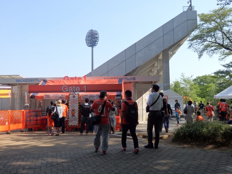 スタジアムに入るゲート1