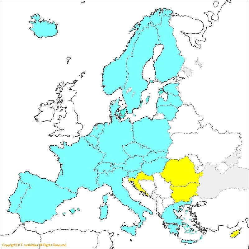 青色の国がシェンゲン協定加盟国。この域内の移動であれば出入国審査は行われない（黄色は近くシェンゲン協定実施が見込まれる国々）