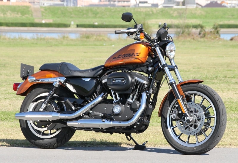 価格で比較すると、XL883Rなどが対象に。性能面が差をつけることになるだろうが……