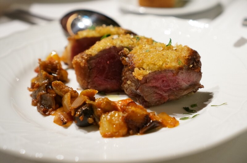 カルネヤ名物「さの萬熟成牛のカツレツ」