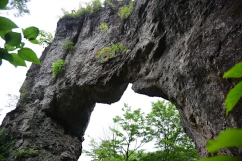 石門めぐりを楽しみます。大きさに驚く