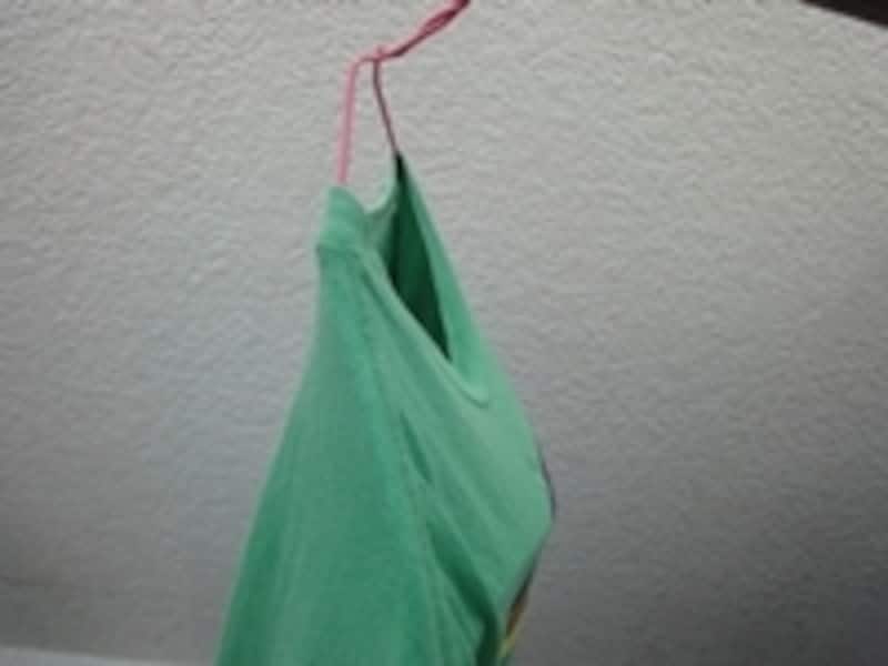 ハンガーに奥行きをだすと風通しがよくなる