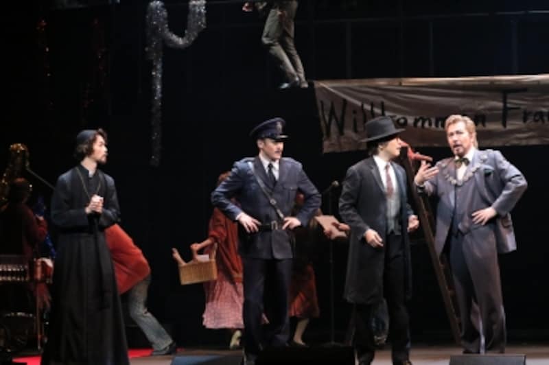 『貴婦人の訪問』写真提供：東宝演劇部