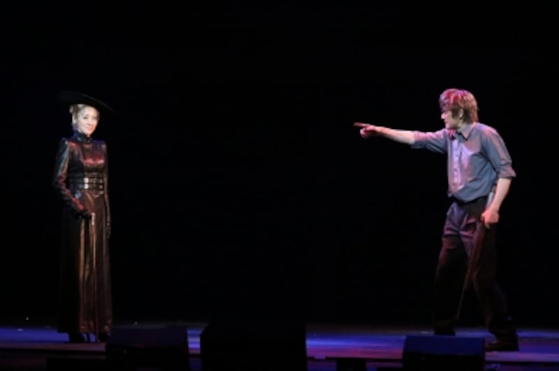 『貴婦人の訪問』写真提供：東宝演劇部