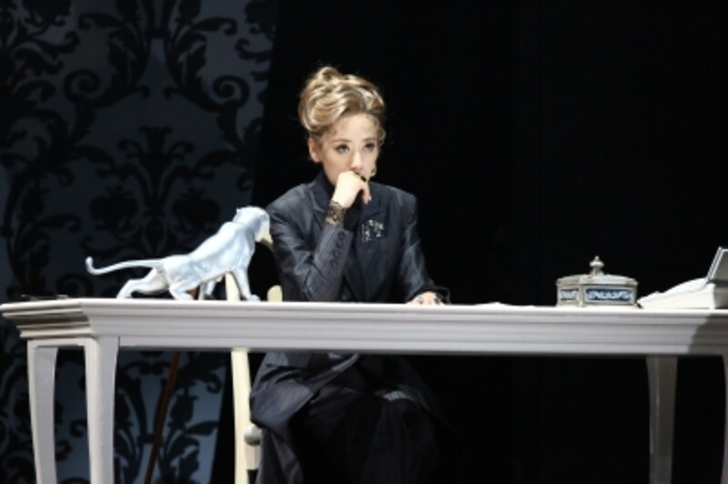 『貴婦人の訪問』写真提供：東宝演劇部