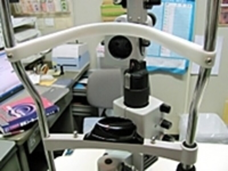 細隙灯顕微鏡 白内障や詳細な網膜、浮腫などを観察します