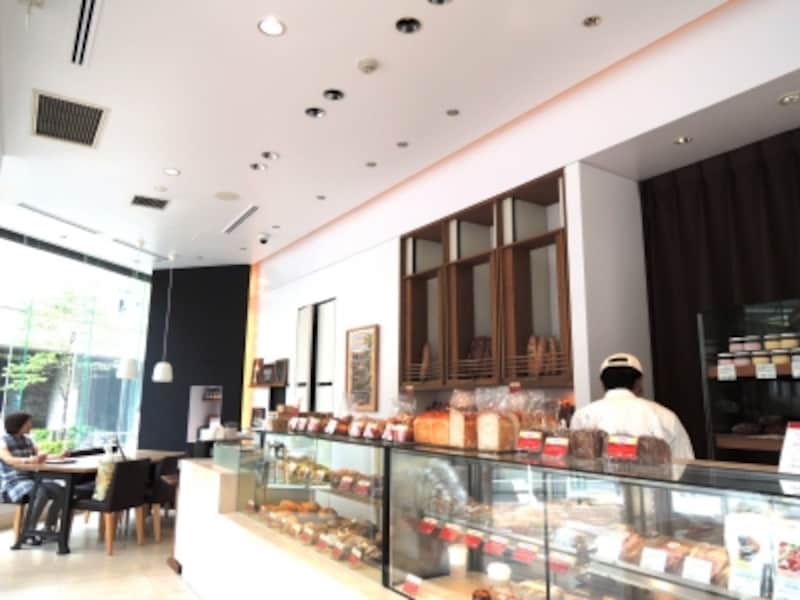 イートインスペースを併設