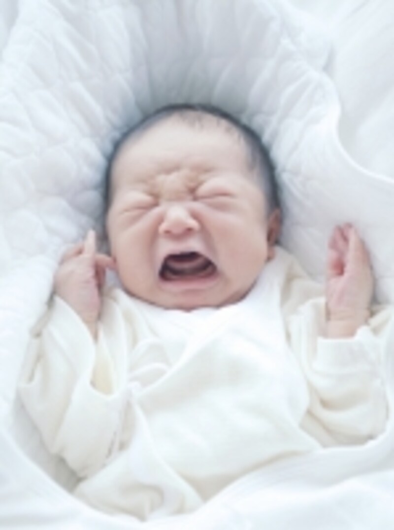 泣いている赤ちゃん