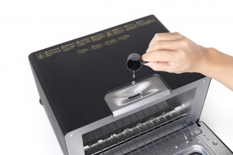 バルミューダ ザ・トースターでは、パンを焼くときの水分にも着目した。