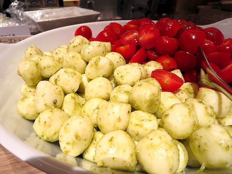 モッツァレラチーズとトマトのカプレーゼ