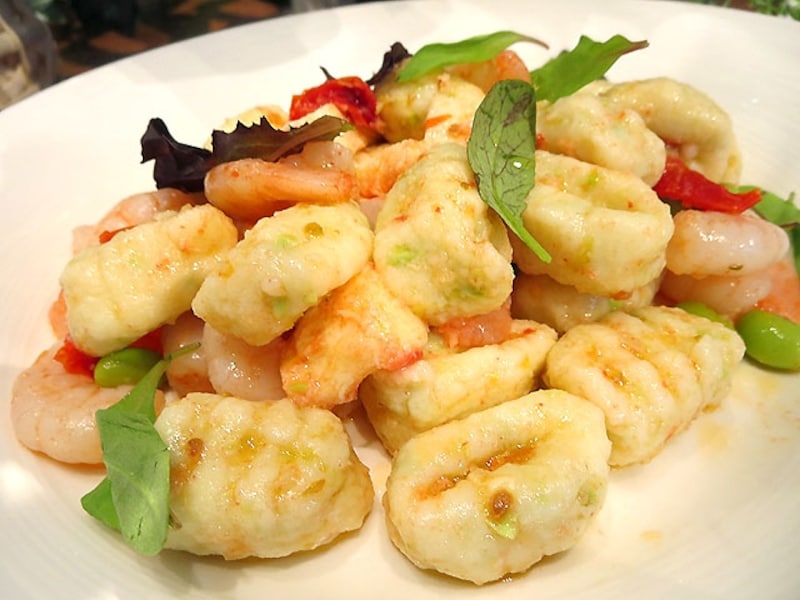 枝豆のニョッキと小海老 モッツァレラのインサラータ サルモリッリオソース