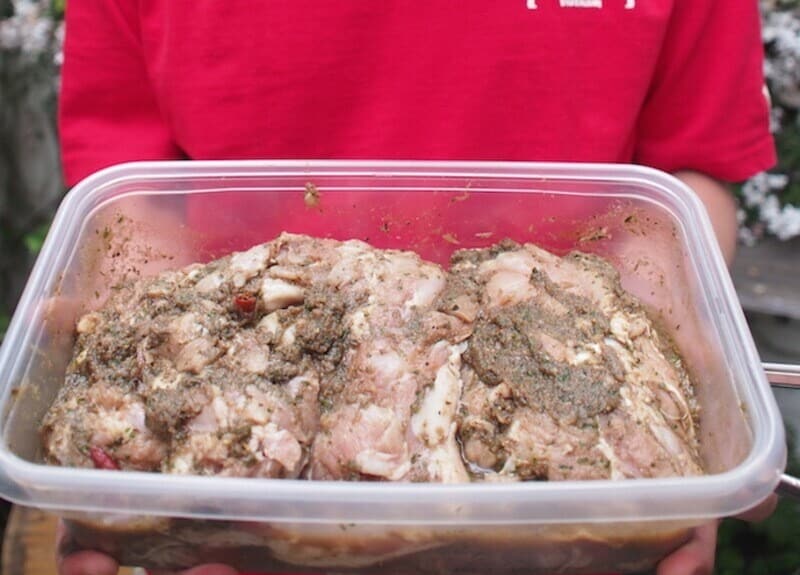 できれば1日はタレに漬け込んでおきたい