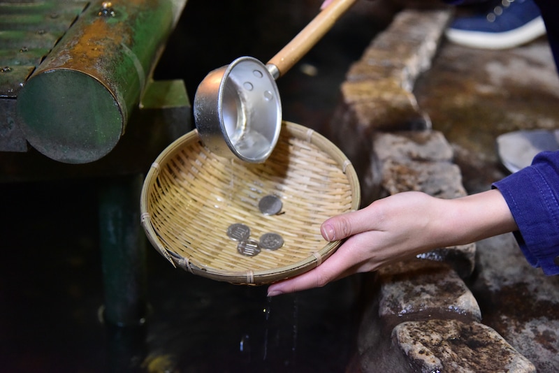「銭洗水」でお金を洗うと金運アップ？