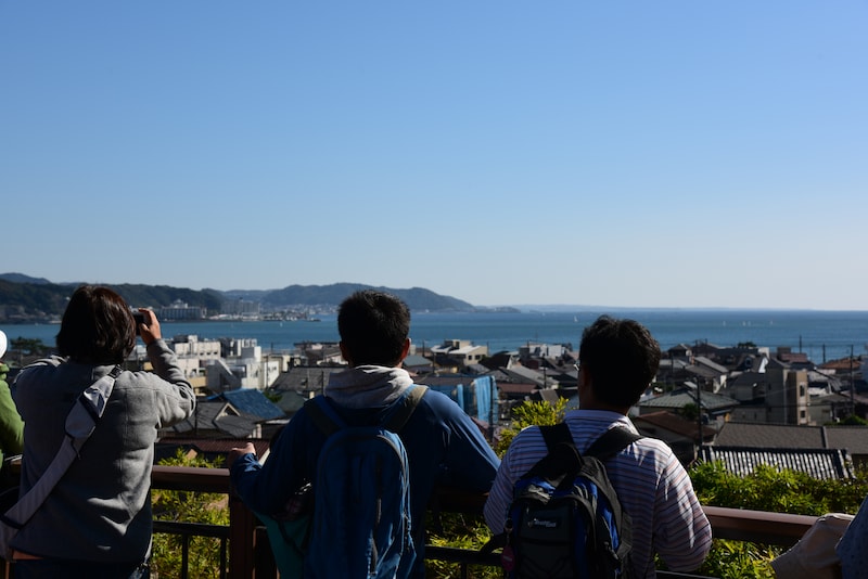 長谷寺境内からは清々しい相模灘の景色を一望できる