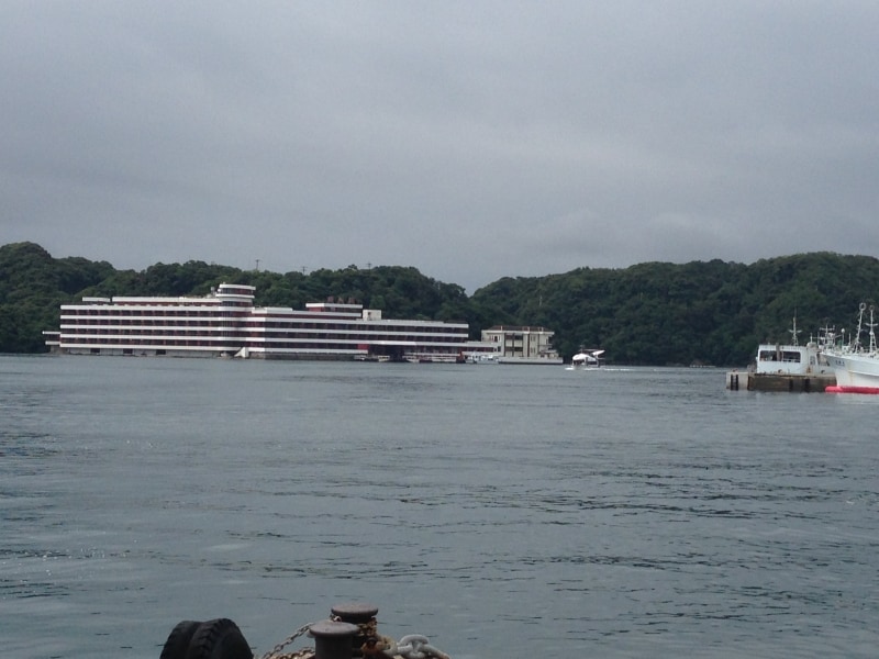 孤島に浮かぶホテル