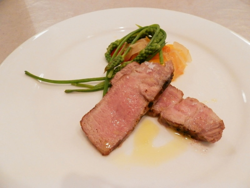 メインの豚肩ロースのグリル