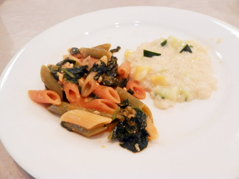 ホウレンソウ、鯛のパスタとグレープフルーツの入ったリゾット