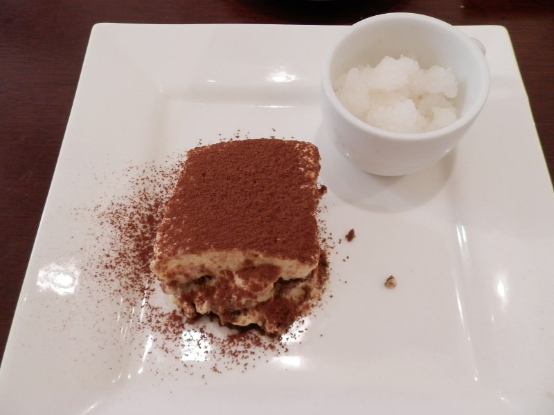 ドルチェのティラミスと梨のシャーベット