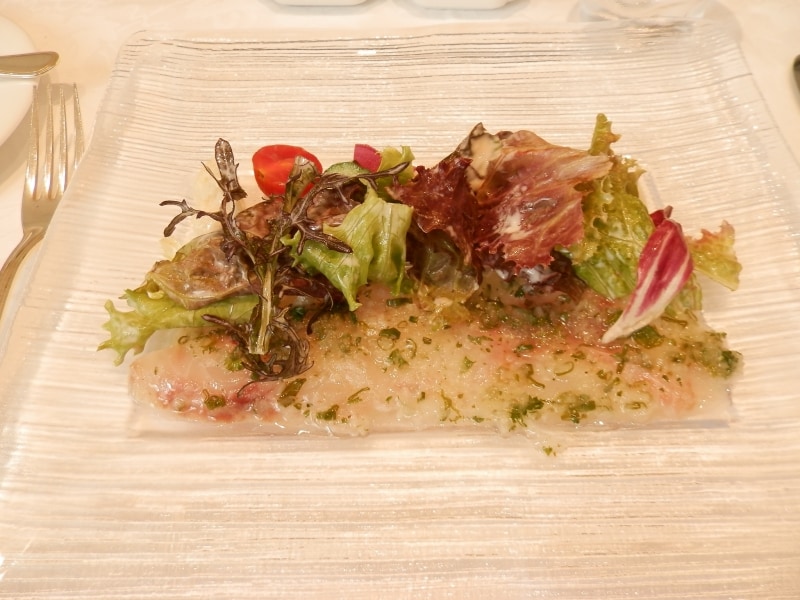前菜のカルパッチョ