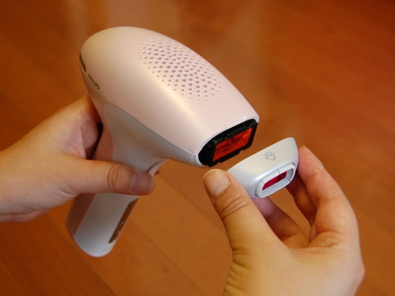 顔用のアタッチメントに付け替えればあご回りや鼻の下、、あご回りや鼻の下、もみあげにも使えます