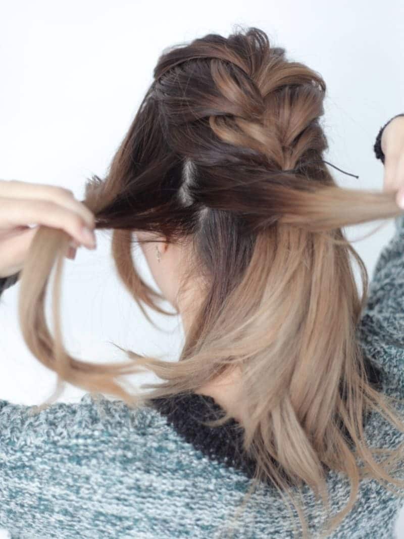 サイドも編み込みます