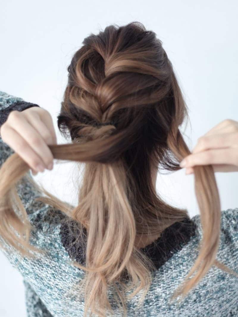 反対側も同様に編み込んでいきます