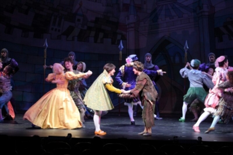 『王子とこじき』撮影：下坂敦俊