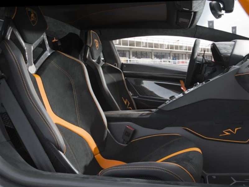 ランボルギーニアヴェンタドールSV