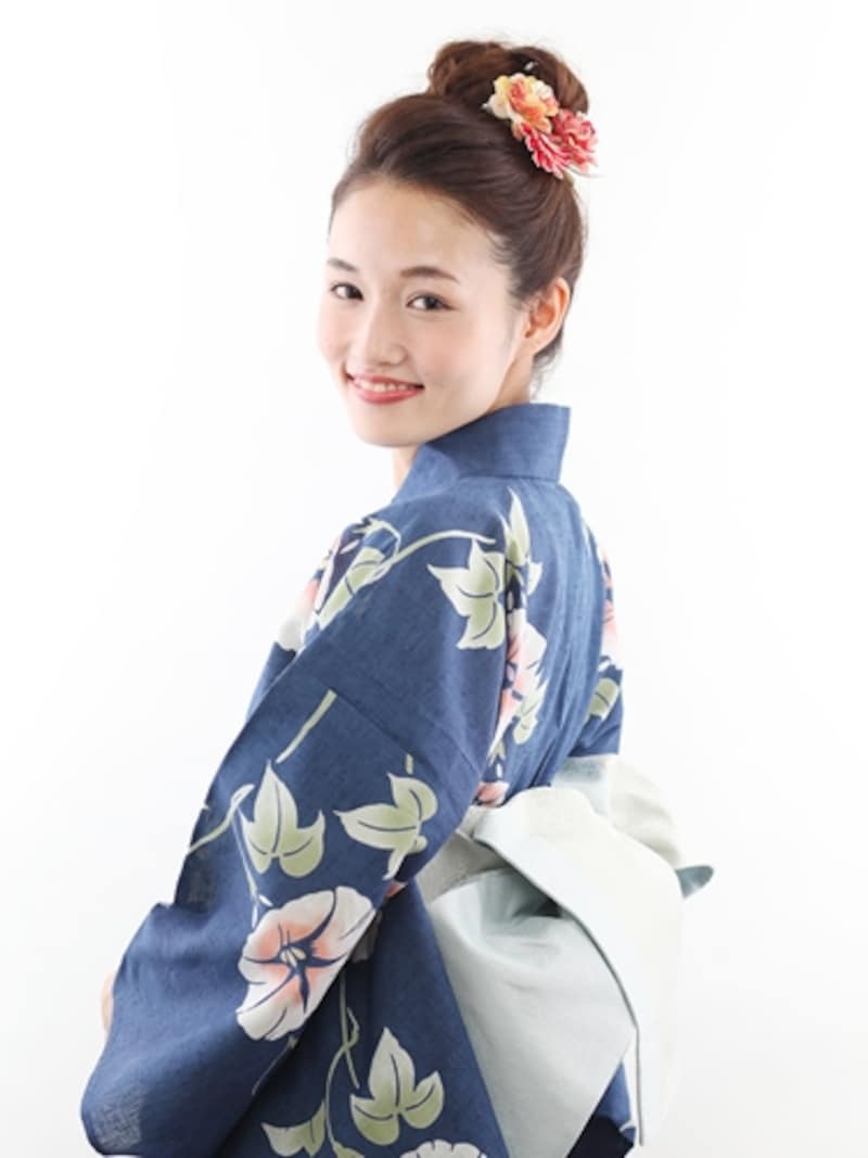 浅めのブルー×白い帯で涼やかに