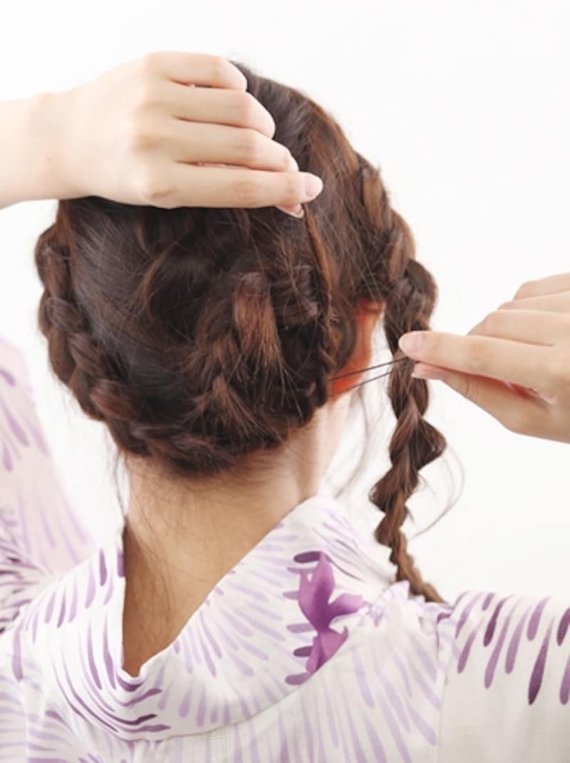 まぁるく頭を囲むイメージで巻きつけて